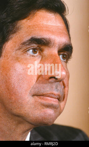 CARACAS, Venezuela - Februar 3, 1989: Oscar Arias, Präsident von Costa Rica, in der Pressekonferenz. Stockfoto