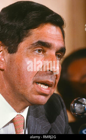 CARACAS, Venezuela - Februar 3, 1989: Oscar Arias, Präsident von Costa Rica, in der Pressekonferenz. Stockfoto