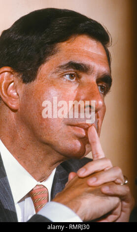 CARACAS, Venezuela - Februar 3, 1989: Oscar Arias, Präsident von Costa Rica, in der Pressekonferenz. Stockfoto