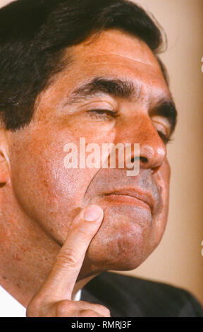 CARACAS, Venezuela - Februar 3, 1989: Oscar Arias, Präsident von Costa Rica, in der Pressekonferenz. Stockfoto