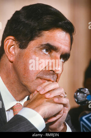 CARACAS, Venezuela - Februar 3, 1989: Oscar Arias, Präsident von Costa Rica, in der Pressekonferenz. Stockfoto