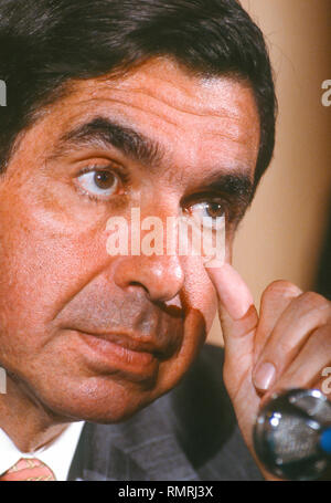 CARACAS, Venezuela - Februar 3, 1989: Oscar Arias, Präsident von Costa Rica, in der Pressekonferenz. Stockfoto