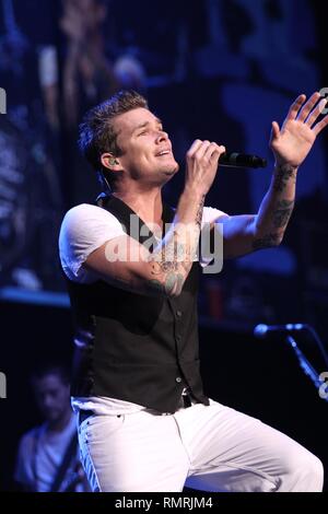 Sänger und Gitarrist Mark McGrath ist dargestellt auf der Bühne während einer "live"-Konzert Auftritt mit Sugar Ray. Stockfoto