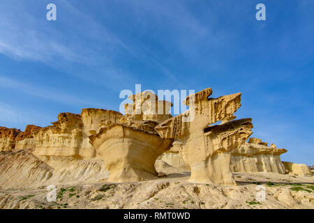 Interessante Formen von der Natur in Sandstein in Bolnuevo Puerto de Mazarron, Murcia, Spanien erstellt. Stockfoto