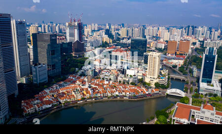 Antenne von Boat Quay und Singapur Stockfoto