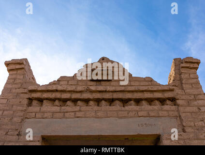 Alte Tor eines abandonned mudbrick Haus, nördlichen Staat, Al-Khandaq, Sudan Stockfoto