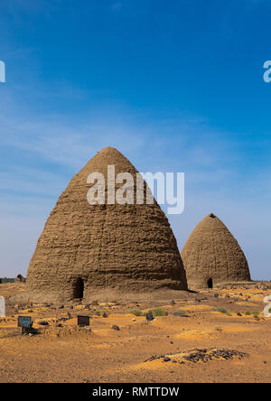 Muslimische Gräber vor Bienenstock Gräber, Nubien, Old Dongola, Sudan Stockfoto