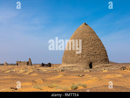 Muslimische Gräber vor Bienenstock Gräber, Nubien, Old Dongola, Sudan Stockfoto