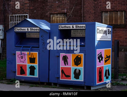 Bekleidung spende Sammelboxen Brooklyn NYC Stockfoto