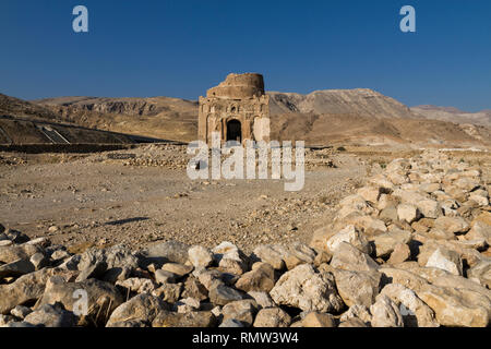 Bibi Maryam Mausoleum in der antiken Stadt Qalhat in der Nähe von Sur, Oman. Diese Website wurde von der UNESCO zum Weltkulturerbe vorläufige Liste - Bild hinzugefügt Stockfoto