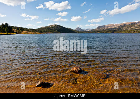 WY 03775-00 ... WYOMING - Island Lake in der Nähe der Beartooth Scenic Byway im Shoshone National Forest. Stockfoto