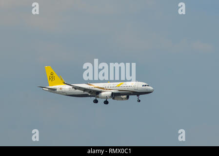 Saigon, Vietnam - 20.November 2018. Ein Airbus A320 Flugzeug der Royal Brunei Airlines Landung am Flughafen Tan Son Nhat (SGN) in Saigon (Ho Chi Minh City). Stockfoto