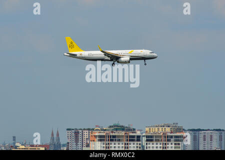 Saigon, Vietnam - 20.November 2018. Ein Airbus A320 Flugzeug der Royal Brunei Airlines Landung am Flughafen Tan Son Nhat (SGN) in Saigon (Ho Chi Minh City). Stockfoto