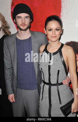 Warten auf Ewig Premiere an der Waldung Theater in Los Angeles. Rachel Bilson, Tom SturridgeRachel Bilson, Tom Sturridge 20 Veranstaltung in Hollywood Leben - Kalifornien, Red Carpet Event, USA, Filmindustrie, Prominente, Fotografie, Bestof, Kunst, Kultur und Unterhaltung, Topix prominente Mode, Besten, Hollywood Leben, Event in Hollywood Leben - Kalifornien, Roter Teppich und backstage, Film Stars, TV Stars, Musik, Promis, Topix, Akteure aus dem gleichen Film, Cast und co Star zusammen. Anfrage tsuni@Gamma-USA.com, Kredit Tsuni/USA, 2011-Gruppe, TV und Film Cast Stockfoto