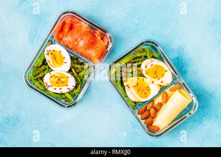 Gesunde, ausgewogene Lunch Box, ketogenic Diät Mittagessen, Home food für Office Konzept. Stockfoto