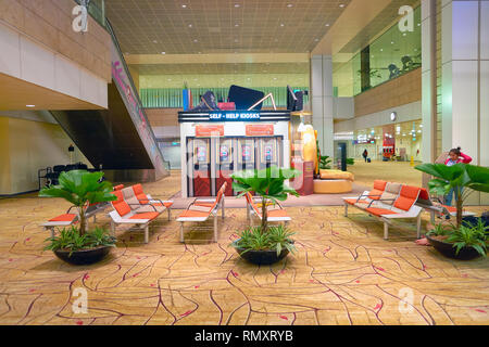 Singapur - ca. August 2016: im Inneren des Changi Flughafen. Changi Airport ist der primäre zivilen Airport für Singapur. Stockfoto