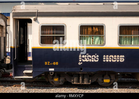 Kambodscha, Phnom Penh, Stadtzentrum, Bahnhof, Fahrzeuge, alte Pkw Beförderung Stockfoto
