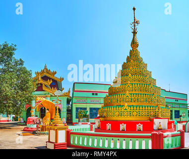 Die bunten Stupa, die mit komplizierten vergolden Muster verziert und gekrönt mit schönen hti Schirm in Shwemawdaw Pagode, Bago, Myanmar. Stockfoto