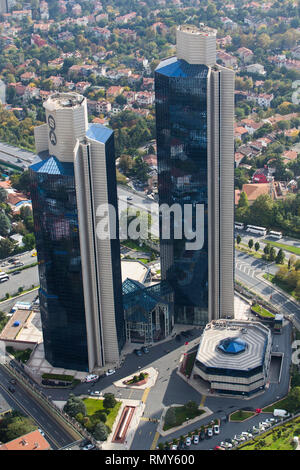 Levent, Istanbul/Türkei: Oktober 16th, 2018. Sabanci Türme im Finanzviertel von Istanbul. Die Akbank ist in diesem Gebäude. Stockfoto