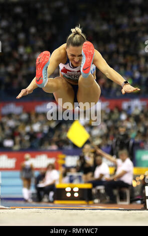 Großbritanniens Niamh Emerson während der Frauen Weitsprung während der Muller Indoor Grand Prix im Arena Birmingham. Stockfoto