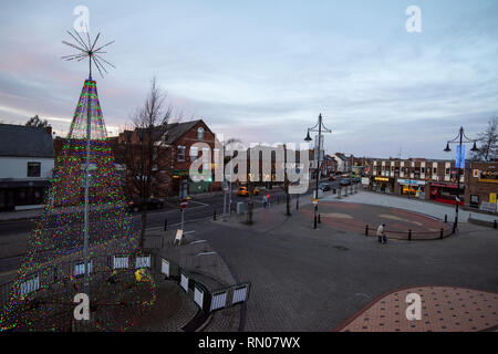 Dämmerung im Eagle Square in Arnold, Nottingham, Nottinghamshire England Großbritannien Stockfoto