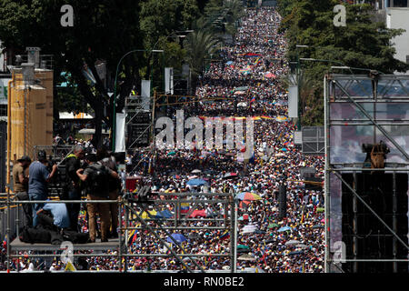 Caracas, Venezuela. 02 Feb, 2019. Hunderte protestieren die "illegitimität" von Nicolas Maduro Regierung in Caracas, Venezuela zu denunzieren. Präsident o Stockfoto