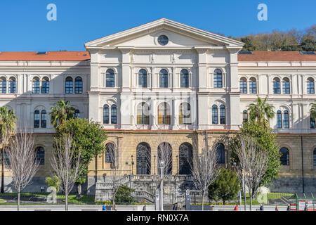 Bilbao, Baskenland, Spanien. März 26, 2017. Universität Deusto zentralen Gebäude (La literaria) vom Architekten Francisco de Cubas 1886 konzipiert. Stockfoto