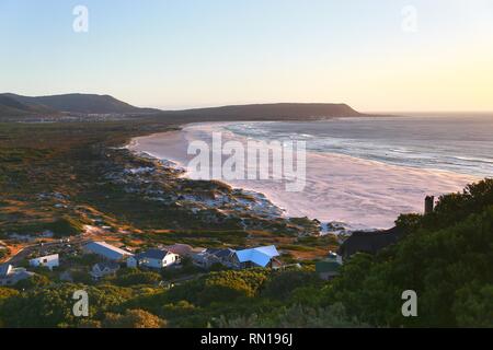 Chapman's Peak Drive an der Atlantikküste zwischen Hout Bay und Noordhoek ist eine herrliche Aussicht der Welt in Kapstadt, Südafrika Stockfoto