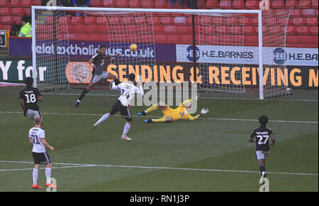 Von Sheffield United Gary Madine Kerben das zweite Tor im Stadion vor dem Sky Bet Meisterschaft Gleiches an Bramall Lane, Sheffield. Stockfoto