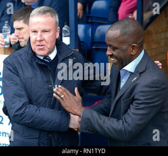 Southend, 16. Februar 2019 L-R Kenny Jackett Manager von Portsmouth und Chris Powell Manager von Southend United während Sky Bet Liga eine Übereinstimmung zwischen den Southend United und Portsmouth an Wurzeln Hall Boden, Southend, England am 16. Feb 2019. Kredit Aktion Foto Sport Stockfoto