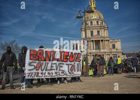 Paris, Frankreich. 16. Februar 2019. Demonstranten protestieren gegen Polizei Gewalten. Demonstranten aus subborbs sind, ihre Botschaft zu zeigen. Stockfoto