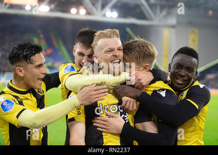 Arnheim, 16-02-2019, Stadion Gelredome, Saison 2018 / 2019, der niederländischen Eredivisie, Vitesse Spieler Max Clark feiert die 3-1 während dem Spiel Vitesse - Willem II Stockfoto