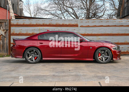 Feb 11, 2019: 2018 Dodge Charger SRT Hellcat 6,2L aufgeladenen HEMI Motor Albert Pena/CSM Stockfoto