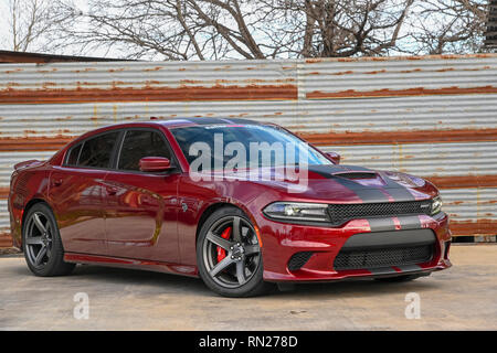 Feb 11, 2019: 2018 Dodge Charger SRT Hellcat 6,2L aufgeladenen HEMI Motor Albert Pena/CSM Stockfoto