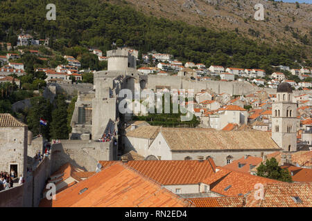 DUBROVNIK, KROATIEN - 22. AUGUST 2017: Blick von oben auf die Stadt Dubrovnik Stockfoto