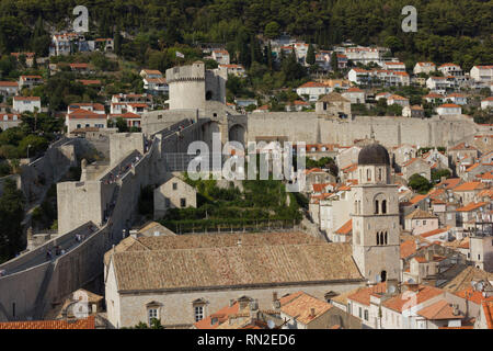 DUBROVNIK, KROATIEN - 22. AUGUST 2017: Blick von oben auf die Stadt Dubrovnik Stockfoto