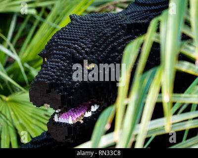 Black Panther Modell, Teil der lifesize Lego große Katzen Ausstellung in Chester Zoo Stockfoto