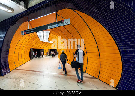 U-Bahn Station - Marienplatz, München, Bayern, Deutschland Stockfoto