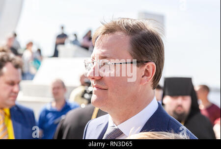 Samara, Russland - Mai 6, 2018: der Gouverneur der Region Samara Dmitri Asarow an der Zeremonie der Eröffnung eines Denkmal des Heiligen Fürsten Wladimir Stockfoto