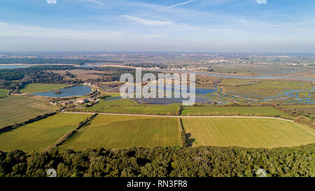 Luftaufnahme der Bouliniere Sümpfe und Talmont Saint Hilaire Stockfoto