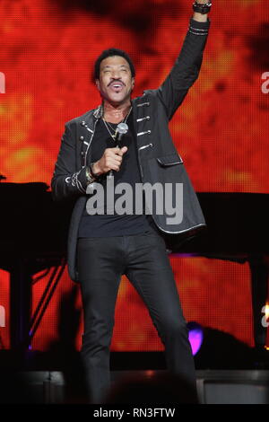 Singer & Songwriter Lionel Richie ist dargestellt auf der Bühne während einer "live"-Konzert aussehen. Stockfoto