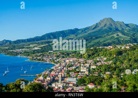 Saint Pierre Caribbean Bay in Martinique neben Mount Pelée Vulkan Stockfoto