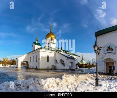 Dreifaltigkeitskirche in Kolpino. Es wurde im Gedenken an die Heilige Dreifaltigkeit, Kathedrale, die in Kolpino aus dem XVIII Jahrhundert errichtet, zerstört Duri Stockfoto