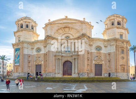 Cadiz, Spanien - Februar 9, 2019: Neue Kathedrale, oder Catedral de Santa Cruz auf Cadiz, Andalusien, Spanien Stockfoto