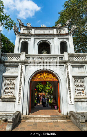 Tor zum Tempel der Literatur in Hanoi, Vietnam Stockfoto