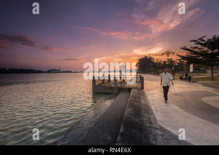 Tanjung EMAS-Park in Muar Stadt bei Sonnenaufgang Stockfoto