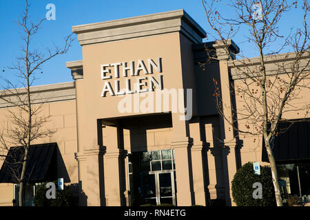 Ein logo Zeichen außerhalb eines Ethan Allen Store in Sterling, Virginia am 14. Februar 2019. Stockfoto