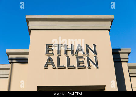 Ein logo Zeichen außerhalb eines Ethan Allen Store in Sterling, Virginia am 14. Februar 2019. Stockfoto