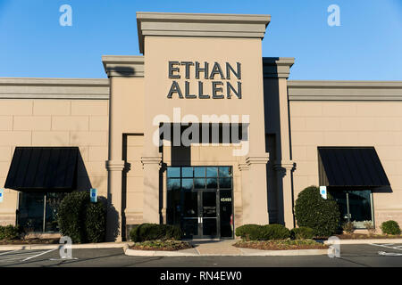 Ein logo Zeichen außerhalb eines Ethan Allen Store in Sterling, Virginia am 14. Februar 2019. Stockfoto