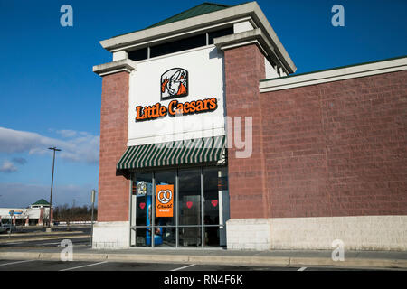 Ein logo Zeichen außerhalb einer Little Caesars Restaurant Lage in Winchester, Virginia am 13. Februar 2019. Stockfoto